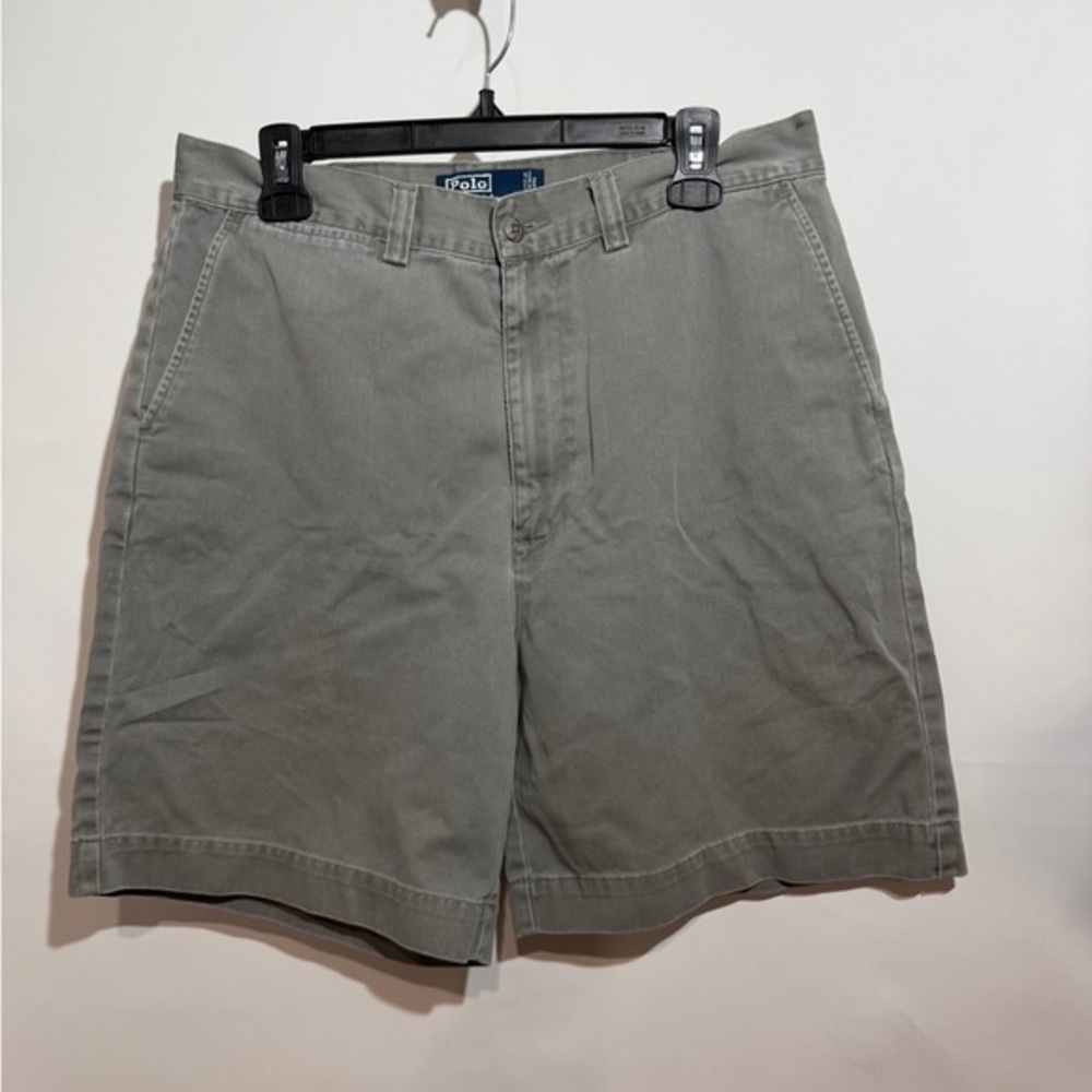 Ralph Lauren Men’s Olive Green Flat-Front Chino Shorts. Pre Loved.